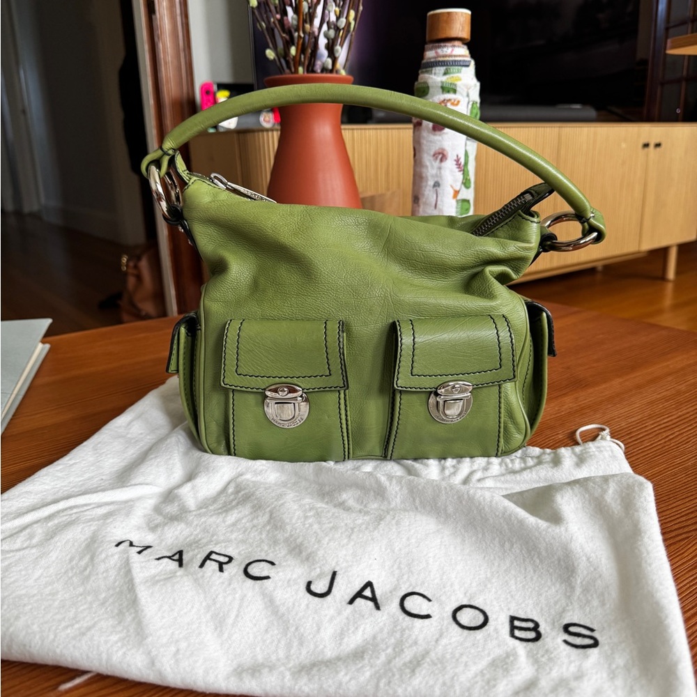 SOLD Marc Jacobs “Blake” multi pocket hobo shoulder bag | Gilmore girls